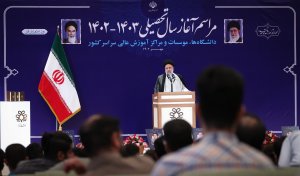 دولت به توانایی دانشجویان و اساتید برای حل مشکلات و نیازهای کشور اعتقاد دارد/ اگر کارها مبتنی بر دانش نباشد سلیقه‌ای شده و نمی‌تواند پایداری داشته باشد/ تاکید بر اهتمام مسئولین به حضور در اجتماعات دانشجویی و برپایی کرسی‌های آزاداندیشی
