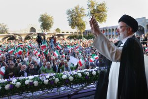 حضور در اجتماع پرشور مردم شیراز