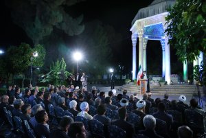 حافظ بهترین جلوه پیوند اسلام با فرهنگ و رسوم ایرانی است/ هیچ تقابلی میان نمادهای تمدنی، فرهنگی و دینی ایران نیست/ میراث‌های فرهنگی کشور باید به صورت هیئت امنایی اداره شوند

