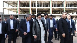 Dr Raisi visits National Housing Movement projects in the new city of Sadra, Shiraz
