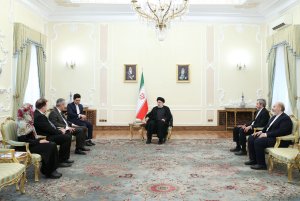 ظرفیت‌های گسترده اقتصادی و علمی ایران، بستر مناسبی برای گسترش مناسبات با اسلوونی است/ تاکید بر مسئولیت سازمان‌ها و نهادهای بین‌المللی برای توقف جنایات رژیم صهیونیستی/ تاکید سفیر اسلوونی بر تلاش برای استفاده از ظرفیت‌های فیمابین در مسیر ارتقای سطح روابط
