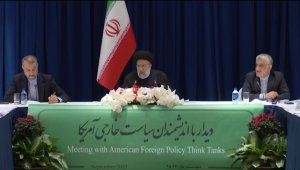 رئیس‌جمهور در دیدار جمعی از اندیشمندان سیاست خارجی آمریکا درباره تبادل زندانیان: واژه گروگان‌گیری برای زندانیان آمریکایی واژه درستی نیست. تمام افراد زندانی در ایران دارای اتهاماتی بوده اند و مرتکب جرم شدند