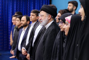 نشست با جمعی از نوجوانان نخبه