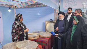 Dr Raisi visits exhibition of achievements of female entrepreneurs in Kurdistan province
