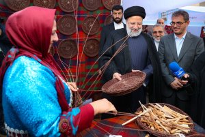 بازدید از نمایشگاه دستاوردهای بانوان کارآفرین کردستان