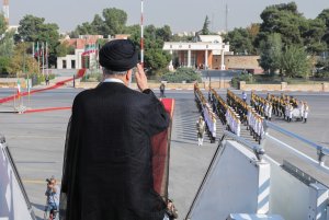 مشایعة رسمیة قبیل الزیارة الی طاجیکستان و أوزبکستان