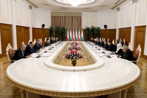 دکتر رئیسی: اشتراکات متعدد تاریخی و تمدنی میان ایران و تاجیکستان زمینه مناسبی برای گسترش روابط فیمابین است/ به‌عنوان دو کشور مسلمان موظف به تلاش برای خاتمه دادن به ظلم تاریخی به فلسطینیان هستیم/ تاکید امامعلی رحمان بر ضرورت تلاش برای برقراری آتش‌بس فراگیر در غزه
