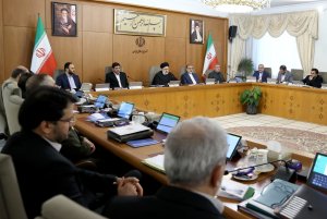 اتمام صف‌های تامین مالی برای تولیدکنندگان، مایه خوشحالی و در راستای تحقق وعده حمایت از تولید است/ تاکید بر اهتمام و اقدام جهادی مسئولان برای افزایش رشد اقتصادی و بالا بردن ثروت کشور/ گزارش‌های اعضای دولت از طرح‌ها و اجرای برنامه‌های دولت در حوزه‌های مختلف
