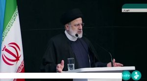 قدردان پرستاران/ مقابل سختی‌ها نباید میدان را خالی کرد