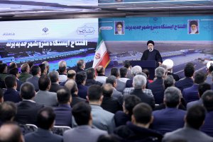 پیشرفت‌های امروز کشور نتیجه مقاومت مردم است/ تلاش دشمن برای توقف قطار پیشرفت ایران در برابر اراده مردم راه به جایی نخواهد برد/ توسعه زیرساخت‌های حمل و نقل و تسهیل تردد مردم یکی از ضرورت‌های توسعه‌یافتگی است