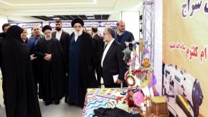 Dr Raisi visits exhibition of activities and achievements of Alborz province social headquarters
