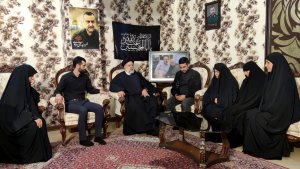 التقی الدکتور رئیسی بعائلة الشهید السید رضی موسوی