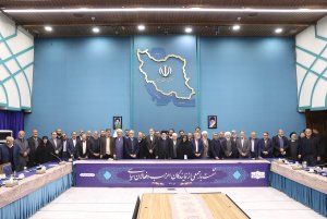 Dr Raisi in a meeting with a number of party leaders and political activists