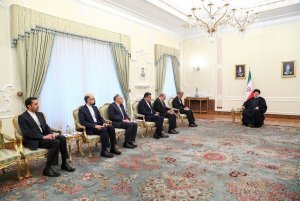 جایگاه مقتدرانه و عزتمندانه امروز ایران بستر مناسبی برای گسترش همکاری‌های بین‌المللی است/ شخصا زمینه‌های تبادل دستاوردهای متقابل را بررسی و اجرایی شدن آن را با جدیت دنبال کنید