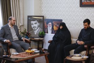 دیدار با خانواده شهید دفاع مقدس محمد جواد رسولی در حاشیه سفر رئیس جمهور به استان زنجان