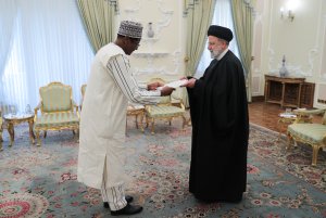 تقدیم استوارنامه سفیر جدید بورکینافاسو