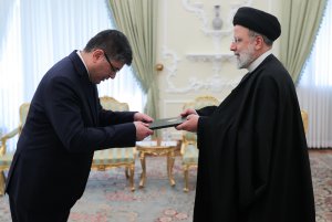 تقدیم استوارنامه سفیر جدید ازبکستان