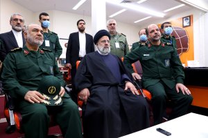 بازدید از نمایشگاه روایت پیشرفت دانشگاه جامع امام حسین(ع)