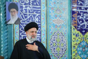 Dr Raisi in the passionate gathering of Minab people
