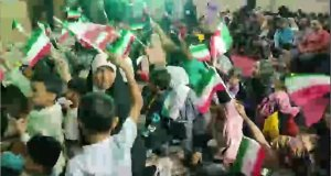 جشن اهدای مسکن و زمین در استان هرمزگان/ زوج‌هایی که از زندگی شیرین با فرزندان خود می‌گویند

