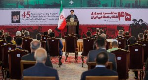 انقلاب اسلامی همچنان ابعاد و زوایایی دارد که باید بیش از پیش مورد شناخت قرار گیرد/ انقلاب اسلامی برخلاف غالب انقلاب‌ها دچار چرخش در مواضع و تغییر در آرمان‌ها نشده است