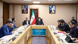 In addition to enforcing gov't rights, legal department also empowers executive bodies from a legal point of view/ Take an offensive approach in defending rights of Iranian nation, confronting aggressive countries
