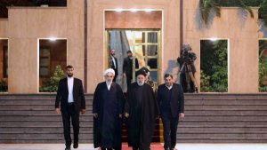 Dr Raisi leaves Tehran for Algeria capital, Algiers 
