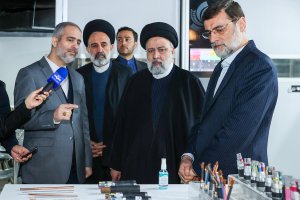 President visits exhibition of performance and achievements of Martyrs and Veterans' Affairs Foundation