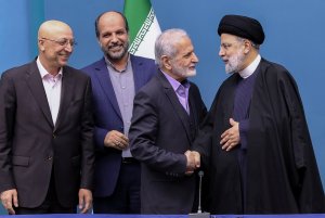 نشست با جمعی ازاساتید و نخبگان علوم و فنآوری های برترساز