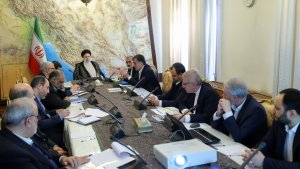 Dr Raisi: All production sectors, including oil, agriculture, energy, industry, mining, audience for the slogan of the year/ Investigating ways to achieve leap in production by providing opportunities for people's participation
