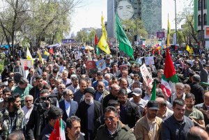 Dr Raisi among protesters of Int’l Quds Day