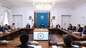 Dr Raisi stresses more effort, cooperation of all sectors to strengthen market stability, peace/ Synergy of gov't media sectors to inform people
