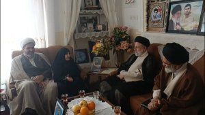 Dr Raisi meets with mother of martyrs Tousi, grandmother of shrine defender martyr Mohammad Reza Dehghan
