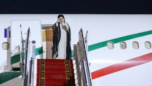 Dr Raisi leaves Tehran for Islamabad 
