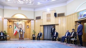 تنمیة العلاقات الثنائیة بین ایران و باکستان اعتمادا علی السابقة التاریخیة و الحضاریة العریقة مطمح نظر الساسة للبلدین/ نتطلع ایصال حجم التبادل التجاری و الاقتصادی بین البلدین الی 10 ملیار دولار/ نتابع الخطوات الجبارة و الحدیثة نحو تطویر المناسبات مع سریلانکا