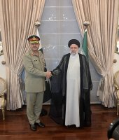 دکتر رئیسی: تقویت همکاری قوای مسلح ایران و پاکستان می‌تواند صلح و ثبات را برای منطقه به ارمغان آورد/ عاصم منیر: مرزهای دو کشور 