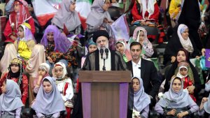 Islamic Republic considers girls, women centre of family, having effective social role/ I am proud to say that I love all the girls of dear Iran
