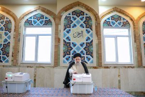 مشارکت دکتر رئیسی در مرحله دوم انتخابات مجلس شورای اسلامی/ دلیل کینه دشمنان از جمهوری اسلامی همین حضور و مشارکت مردم در صحنه است
