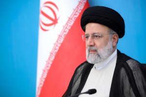 فردوسی بزرگ در مسیر تکامل تمدن درخشان ایرانی-اسلامی، نقشی بی‌همتا دارد/ او هویت ایرانی را بر دو بال ایران‌دوستی و ولایت‌پذیری در مسیر کمال به پرواز درآورد/ کوشش برای بزرگ داشتن و بازشناسی اندیشه و هنر این حکیم فرزانه به جامعه امروز امری ضروری است