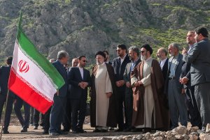 بازدید دکتر رئیسی از پروژه ترانزیتی جاده‌ای و ریلی ارس 