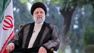 استشهاد خادم الشعب الایرانی فی طریق الخدمة الی المواطنین