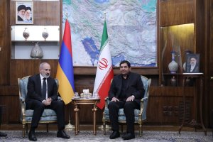 دکتر مخبر: همه شاهد بودند که مردم ایران بعد از شهادت رئیس جمهور خود چه پیامی به دنیا صادر کردند/ سیاست توسعه روابط با همسایگان با جدیت ادامه خواهد یافت/ نخست وزیر ارمنستان: حضور ما در ایران فراتر از روابط رسمی و ناشی از علاقمندی شخصی به دکتر رئیسی است/ ارمنستان به همه تعهدات و توافقات خود با ایران کاملا پایبند است