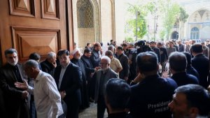 Cabinet thanks Supreme Leader's encouraging guidance, people's epic presence in commemoration ceremonies of martyrs of service
