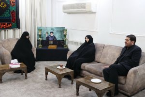 دیدار دکتر مخبر با خانواده رئیس جمهور فقید/ حضور معنادار مردم در تشییع پیکر شهید رئیسی سطح محبوبیت او را در میان آحاد مردم به تصویر کشید
