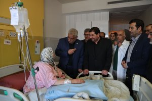 بازدید سرزده دکتر مخبر از بیمارستان قائم رشت/ پیگیری علل وقوع حادثه و جزئیات امدادرسانی به مصدومان و بیماران/ عیادت از تعدادی از بیماران منتقل شده از بیمارستان قائم به مراکز درمانی دیگر
