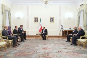 تسلیم استوارنامه سفرای کشورهای کره جنوبی، ایتالیا، قزاقستان، صربستان، فنلاند، استرالیا، جمهوری خلق چین، مجارستان و اسپانیا
