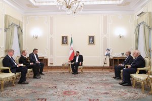 دکتر مخبر: رویکرد سیاست خارجی ایران در تعامل با شرق و غرب متوازن است/ ظرفیت‌های خود را برای توقف جنایات رژیم صهیونیستی به کار بگیرید/ سفیر فنلاند: ایران نقشی اثرگذار در معادلات بین‌المللی و استقرار صلح جهانی دارد
