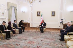 دکتر مخبر: روابط ایران و چین استراتژیک و مبتنی بر اصول تغییرناپذیر است/ پیگیری سند جامع همکاری‌های بلندمدت از مهمترین دستور کارهای مشترک تهران و پکن/ سفیر چین: همواره از منظر راهبردی به روابط با جمهوری اسلامی ایران نگریسته‌ایم
