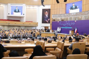 خیرین مدرسه‌ساز نمونه موفق حضور مردم در عرصه‌های اداره کشور است/ اگر نیروی انسانی مناسب تربیت نشود، با وجود تمام امکانات، توسعه امکانپذیر نیست/ موفقیت‌های اقتصادی دولت سیزدهم با تکیه بر نخبگان تربیت شده در نظام آموزشی کشور حاصل شد
