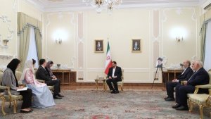 الدکتور مخبر: الإفراج عن الأموال الایرانیة المجمدة فی کوریا الجنوبیة أرضیة ملائمة لاعادة بناء‌ العلاقات الثنائیة بین البلدین/ سفیر کوریا الجنوبیة: تعتمد العلاقات الثنائیة بین البلدین علی الثقة المتعمقة و الصداقة العریقة